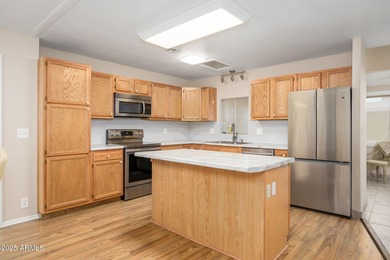 Beautiful 2BR/2BA affixed stucco mobile home with 1716 sf of on Sun Lakes Country Club in Arizona - for sale on GolfHomes.com, golf home, golf lot