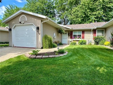 Beautifully Renovated 2 Bed / 2 Bath Condo on Worthington on Worthington Country Club in Minnesota - for sale on GolfHomes.com, golf home, golf lot