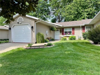 Beautifully Renovated 2 Bed / 2 Bath Condo on Worthington on Worthington Country Club in Minnesota - for sale on GolfHomes.com, golf home, golf lot