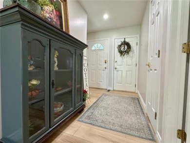 Beautifully Renovated 2 Bed / 2 Bath Condo on Worthington on Worthington Country Club in Minnesota - for sale on GolfHomes.com, golf home, golf lot