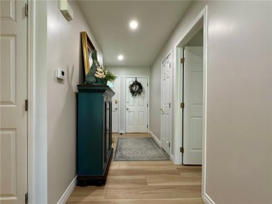 Beautifully Renovated 2 Bed / 2 Bath Condo on Worthington on Worthington Country Club in Minnesota - for sale on GolfHomes.com, golf home, golf lot