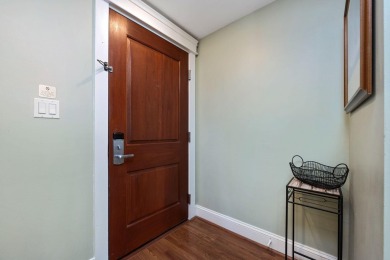 WELCOME TO THE GRAND SANDESTIN! This inviting 1-bedroom on Sandestin Golf and Beach Resort - Raven in Florida - for sale on GolfHomes.com, golf home, golf lot