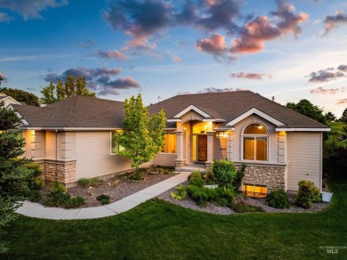 Beautifully updated and custom- 4 bedroom home in the on Hunters Point Golf Club in Idaho - for sale on GolfHomes.com, golf home, golf lot