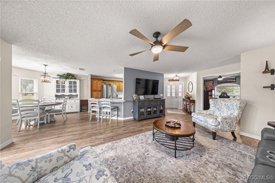 Beautifully updated home in On Top of the World with a FLEX on On Top of the World Golf Course in Florida - for sale on GolfHomes.com, golf home, golf lot