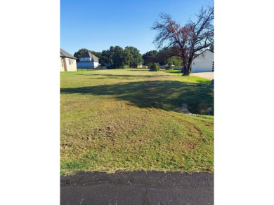 This is a beautiful lot that is ready to build on. Million $ on Lake Kiowa Golf Course in Texas - for sale on GolfHomes.com, golf home, golf lot