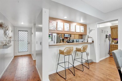 Beautiful 2BR/2BA condo in Whitehall at Pine Island Ridge, Davie on Pine Island Ridge Country Club in Florida - for sale on GolfHomes.com, golf home, golf lot