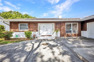 ***ACCEPTING BACK UP OFFERS - THE MULTIPLE OFFER BIDDING WAR HAS on Sara Bay Country Club in Florida - for sale on GolfHomes.com, golf home, golf lot