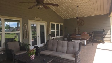 WELCOME HOME!! Located in highly sought after community of Buck on Chiefland Golf and Country Club in Florida - for sale on GolfHomes.com, golf home, golf lot