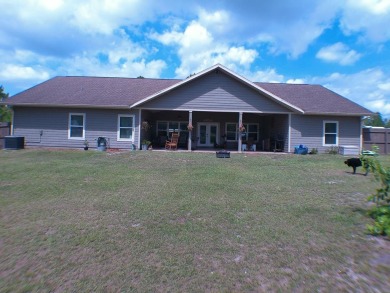 WELCOME HOME!! Located in highly sought after community of Buck on Chiefland Golf and Country Club in Florida - for sale on GolfHomes.com, golf home, golf lot