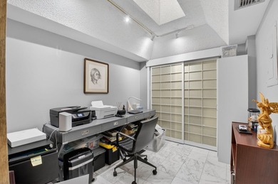 This beautiful 2-bedroom, 2-bath plus office condo offers on  in Florida - for sale on GolfHomes.com, golf home, golf lot