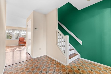 Welcome to the country club lifestyle at Heritage Hills! This on Somers Pointe Golf Club - West Hill in New York - for sale on GolfHomes.com, golf home, golf lot