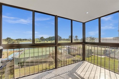 REC LEASE PAID AND 50 YEAR INSPECTION COMPLETED! RENOVATED and on  in Florida - for sale on GolfHomes.com, golf home, golf lot