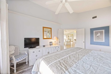 A peaceful waterfront gem wrapped in Florida charm.
Step into on Plantation Golf and Country Club in Florida - for sale on GolfHomes.com, golf home, golf lot