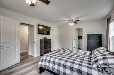 Move In Ready!  Completely renovated 2 bedroom, 2 bath home on Pine Lakes Country Club in South Carolina - for sale on GolfHomes.com, golf home, golf lot