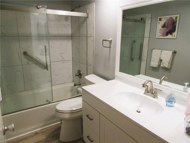 Clean and bright FIRST FLOOR 2/2 condo in wooded golf community on Vero Beach South Golf Course in Florida - for sale on GolfHomes.com, golf home, golf lot