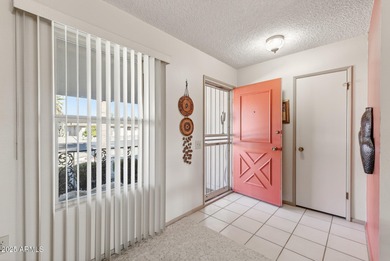 GREAT LOCATION AND SENSATIONALLY MAINTAINED! This Sun City Gem on Sun City Lakes West and East in Arizona - for sale on GolfHomes.com, golf home, golf lot