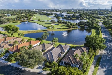 LOCATION LOCATION LOCATION !! Hidden GEM in the heart of West on Bear Lakes Country Club in Florida - for sale on GolfHomes.com, golf home, golf lot