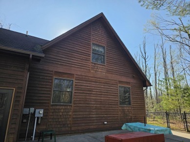Welcome to this beautifully maintained 2-bedroom, 2-bathroom on Michaywe Pines Course in Michigan - for sale on GolfHomes.com, golf home, golf lot