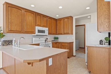 MLS# 284963 Welcome to this super cute and cozy home in a gated on Sun Willows in Washington - for sale on GolfHomes.com, golf home, golf lot