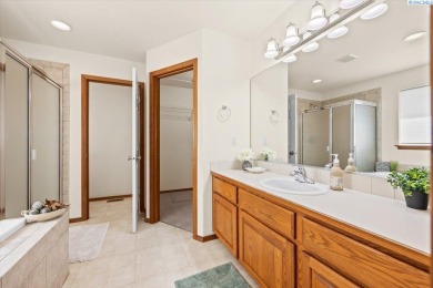 MLS# 284963 Welcome to this super cute and cozy home in a gated on Sun Willows in Washington - for sale on GolfHomes.com, golf home, golf lot