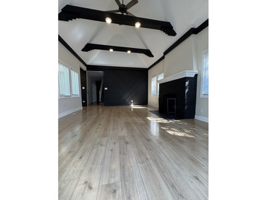 This Crete IL. BEAUTY is ready to for the perfect new owners! on Lincoln Oaks Golf Course in Illinois - for sale on GolfHomes.com, golf home, golf lot