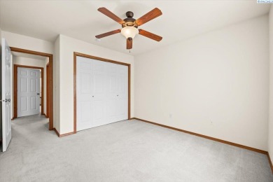 MLS# 284963 Welcome to this super cute and cozy home in a gated on Sun Willows in Washington - for sale on GolfHomes.com, golf home, golf lot