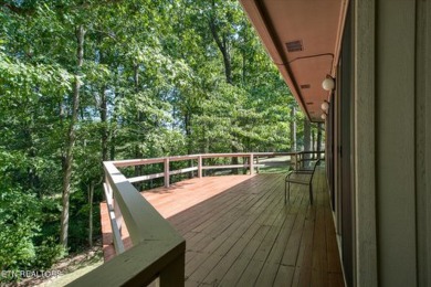 This beautiful three bedroom two bath home in the sought-after on River Run Golf Club in Tennessee - for sale on GolfHomes.com, golf home, golf lot