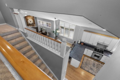 Enjoy the Bend lifestyle in this beautifully updated townhome on on Broken Top Club in Oregon - for sale on GolfHomes.com, golf home, golf lot