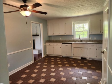 3bd/2ba, 1572 SF, ALL Brick Ranch. Great location in Greer, just on Greer Golf and Country Club in South Carolina - for sale on GolfHomes.com, golf home, golf lot