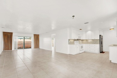 Solid  CBS pool home on desirable .25 acre corner lot just one on Turtle Creek Club in Florida - for sale on GolfHomes.com, golf home, golf lot