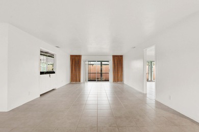 Solid  CBS pool home on desirable .25 acre corner lot just one on Turtle Creek Club in Florida - for sale on GolfHomes.com, golf home, golf lot