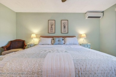 Welcome to this charming and sun-filled townhouse in the highly on Pinecrest Lake Golf and Country Club in Pennsylvania - for sale on GolfHomes.com, golf home, golf lot