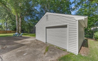 Come visit this great remodeled five bedroom home in Princess on Bow Creek Golf Course in Virginia - for sale on GolfHomes.com, golf home, golf lot