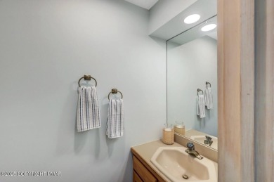 Welcome to this charming and sun-filled townhouse in the highly on Pinecrest Lake Golf and Country Club in Pennsylvania - for sale on GolfHomes.com, golf home, golf lot