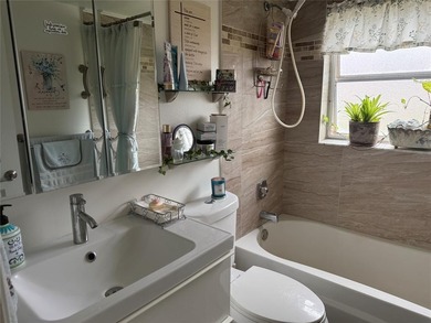 Well maintained condo 1 bedroom, 1 bath. First floor and corner on Sunrise Lakes Phase III in Florida - for sale on GolfHomes.com, golf home, golf lot