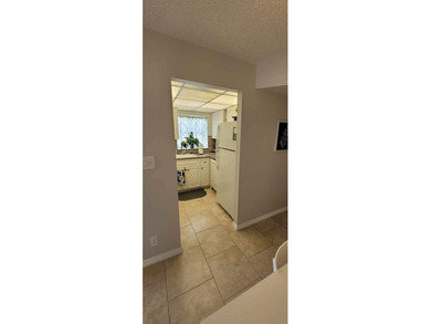 Well maintained condo 1 bedroom, 1 bath. First floor and corner on Sunrise Lakes Phase III in Florida - for sale on GolfHomes.com, golf home, golf lot