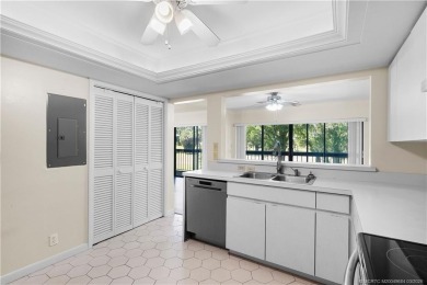 Welcome to penthouse-style living in Meadowood Golf  Tennis on Meadowood Golf and Tennis Club in Florida - for sale on GolfHomes.com, golf home, golf lot