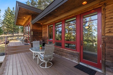 Enjoy expansive views of Klamath Lake and the Cascade Mountains on Running Y Ranch Resort in Oregon - for sale on GolfHomes.com, golf home, golf lot