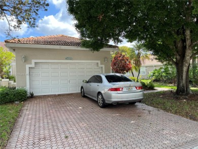 BUYERS LOSS, YOUR GAIN! VERY DESIRABLE REGENCY CLUB. THIS 2/2 on Sunrise Country Club in Florida - for sale on GolfHomes.com, golf home, golf lot