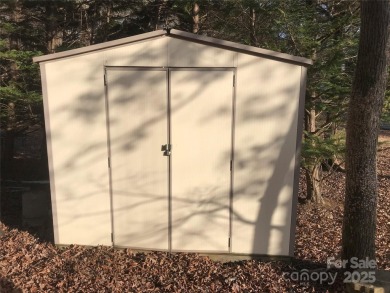 Awesome unit here in the park. 2002 Breckenridge Park Model on The Tillery Tradition Country Club in North Carolina - for sale on GolfHomes.com, golf home, golf lot