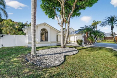 NO HOA Stunning LARGE 2,113 SQFT. Ranch in ''La Mancha'' 3 Bed/3 on Village Golf Club in Florida - for sale on GolfHomes.com, golf home, golf lot