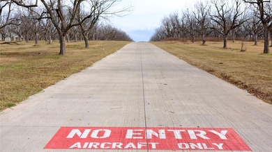 Welcome to your fly-in, fly-out opportunity in The Landings East on Nutcracker Golf Club in Texas - for sale on GolfHomes.com, golf home, golf lot
