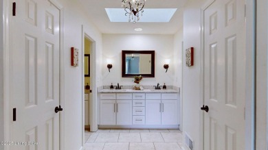 Premier 4-Bedroom Townhome with Golf Course Grandeur

Nestled on Hunting Creek Country Club in Kentucky - for sale on GolfHomes.com, golf home, golf lot
