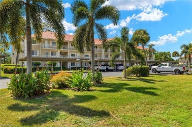 STUNNING LAKE & GOLF COURSE VIEWS! This light & bright 2 bedroom on Royal Wood Golf and Country Club in Florida - for sale on GolfHomes.com, golf home, golf lot