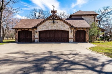 Discover your dream retreat in this exceptional home, perfectly on Pinnacle Golf and Boat Club in Texas - for sale on GolfHomes.com, golf home, golf lot