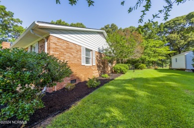 Splendid 3 bedroom, 2.5 bath brick ranch golf course home that on Minnesott Golf and Country Club in North Carolina - for sale on GolfHomes.com, golf home, golf lot