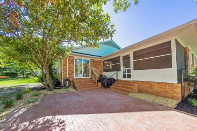 Splendid 3 bedroom, 2.5 bath brick ranch golf course home that on Minnesott Golf and Country Club in North Carolina - for sale on GolfHomes.com, golf home, golf lot