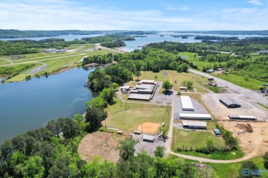 Prime 20-acre waterfront property w/ approx. 2700 feet of main on Gunters Landing in Alabama - for sale on GolfHomes.com, golf home, golf lot