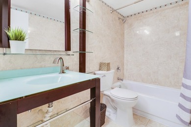 Embrace resort-style living in this inviting 2BR/2BA patio home on PGA National Golf Club in Florida - for sale on GolfHomes.com, golf home, golf lot