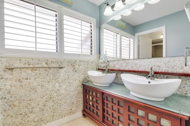 Embrace resort-style living in this inviting 2BR/2BA patio home on PGA National Golf Club in Florida - for sale on GolfHomes.com, golf home, golf lot